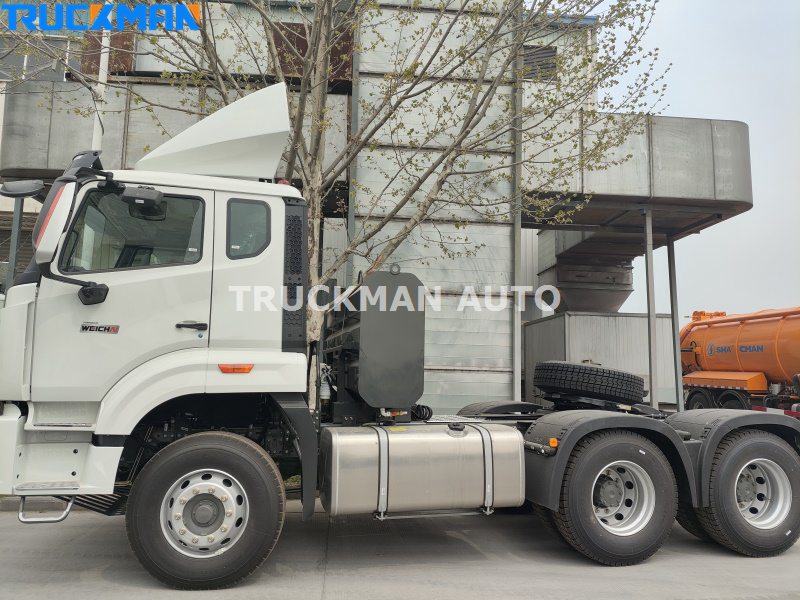 SINOTRUK HOWO ထွန်စက်ထရပ်